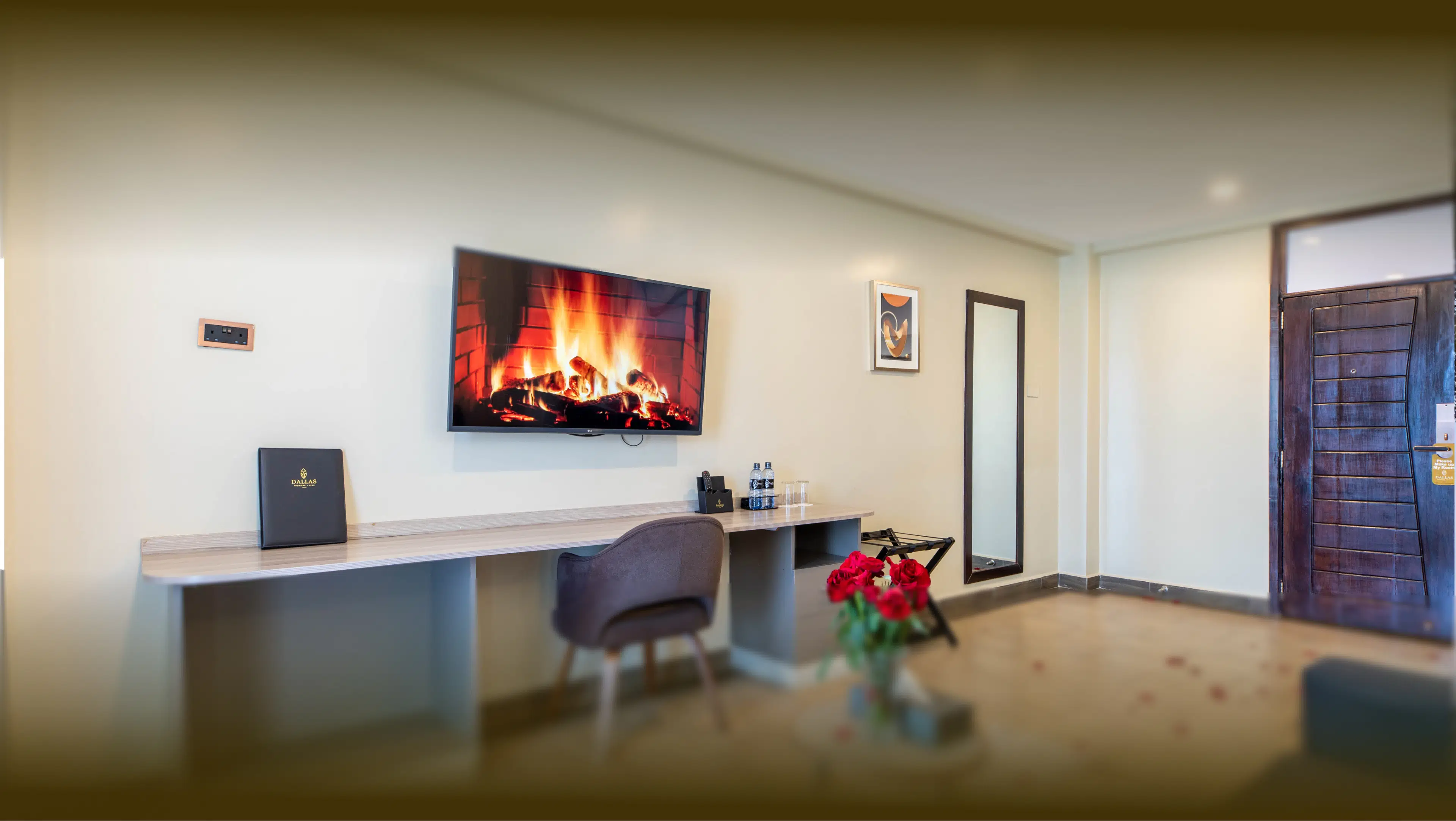 DALLAS PREMIERE HOTEL Hero 3