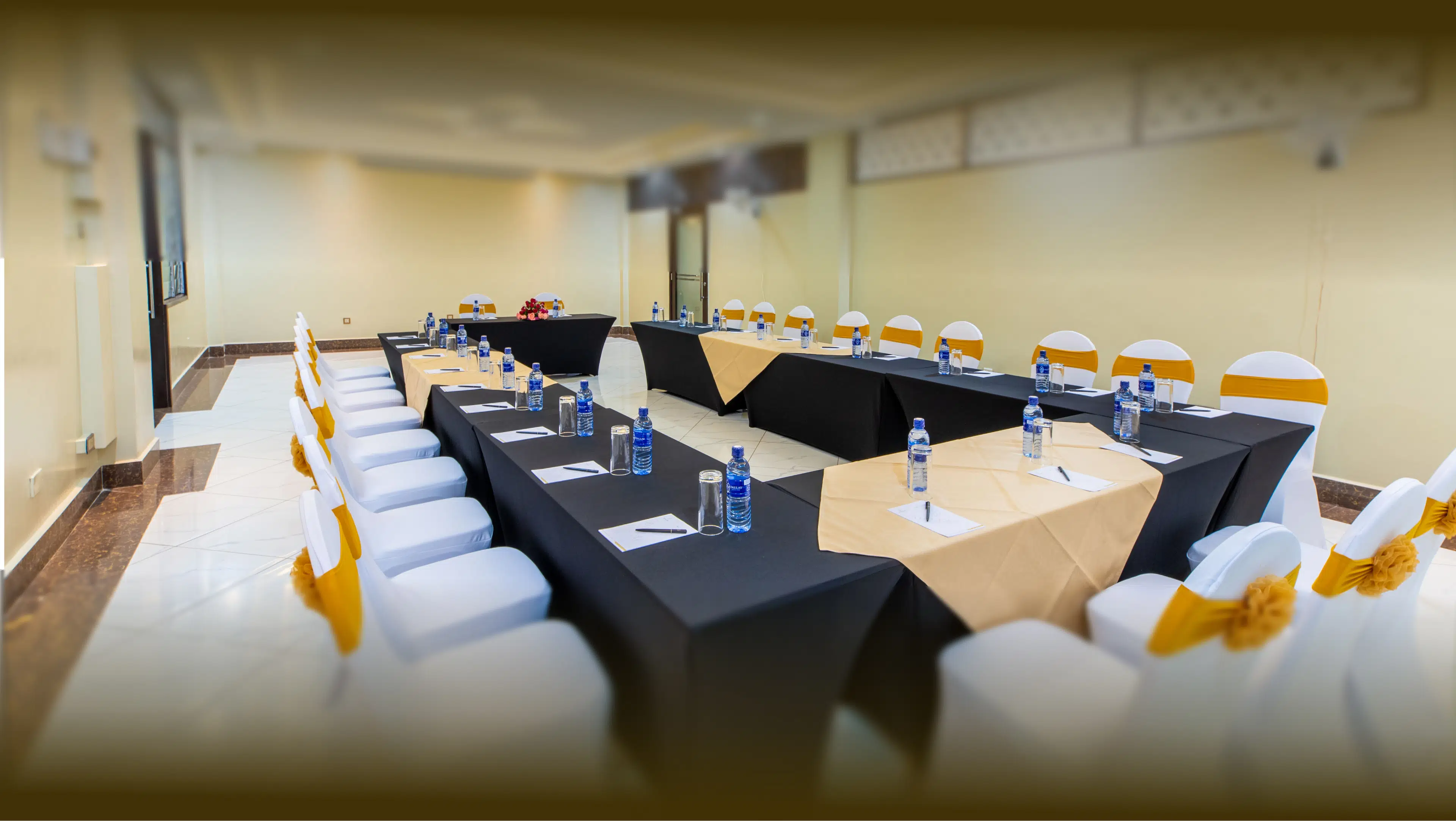 DALLAS PREMIERE HOTEL Hero 4